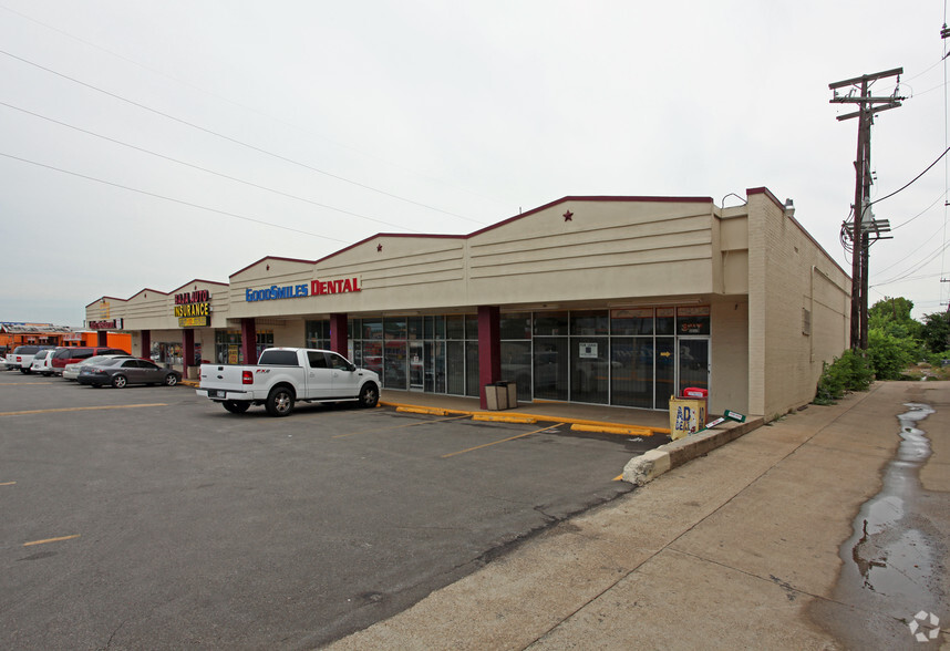 3215-3225 W Davis St, Dallas, TX for lease - Building Photo - Image 2 of 2