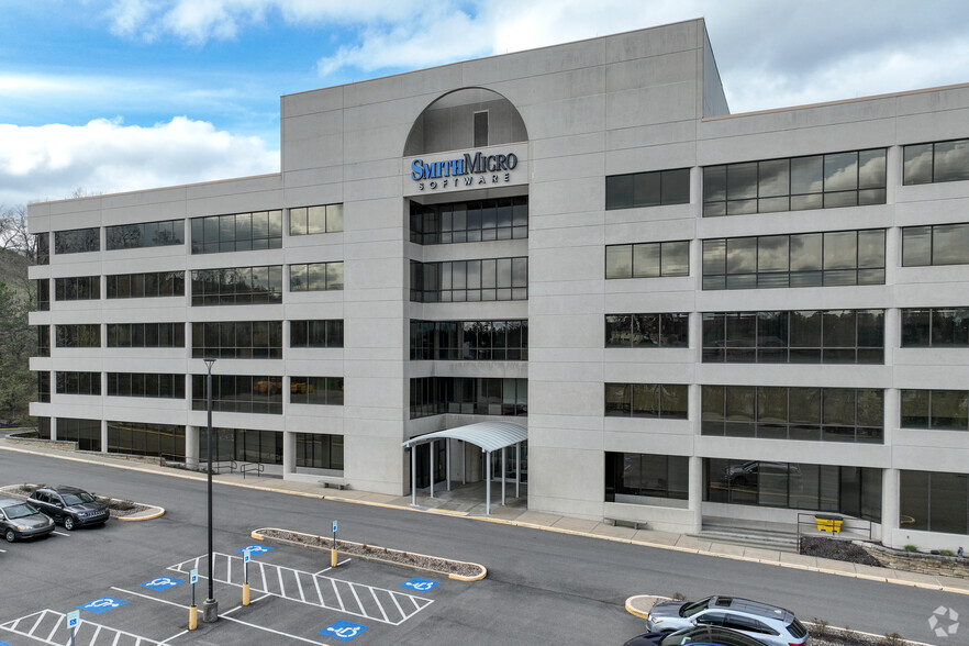 5800 Corporate Dr, Pittsburgh, PA for lease - Building Photo - Image 3 of 5