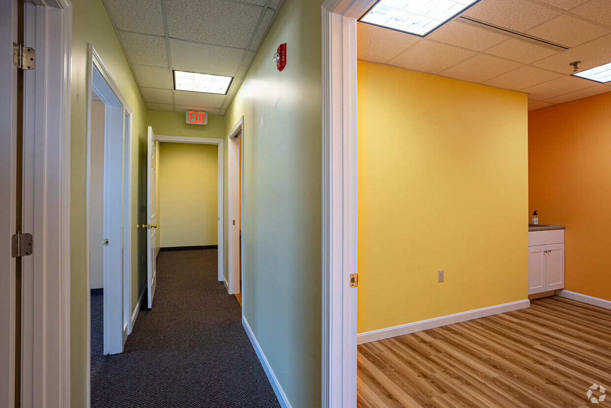 255 Park Ave, Worcester, MA for lease Interior Photo- Image 1 of 3