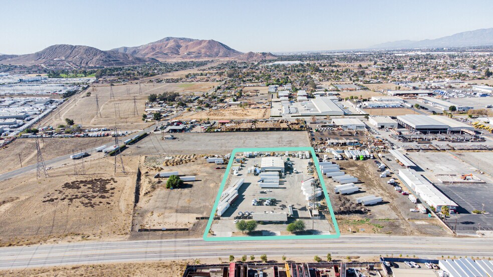 2830 S Riverside Ave, Bloomington, CA 92316