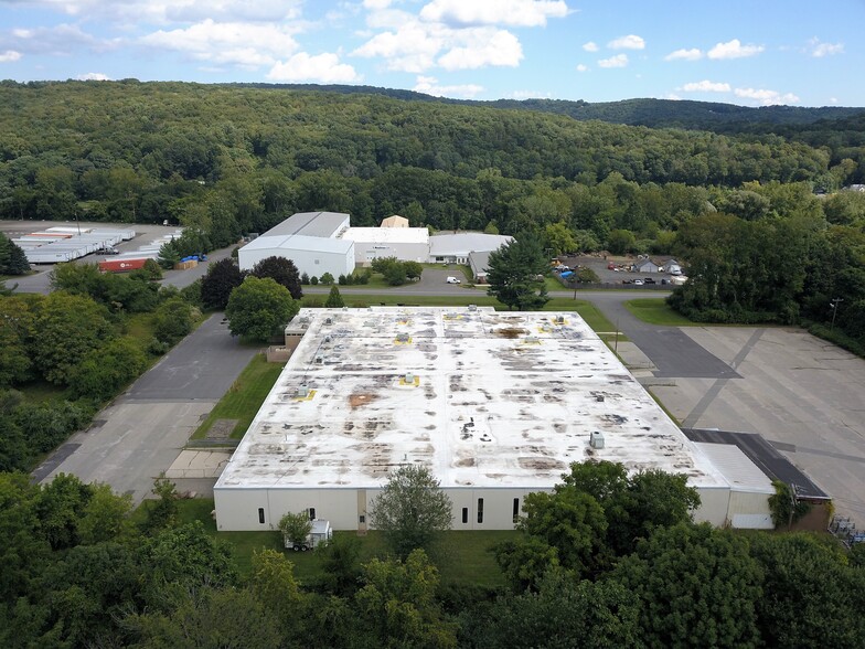 80 Pickett District Rd, New Milford, CT for lease - Building Photo - Image 3 of 24