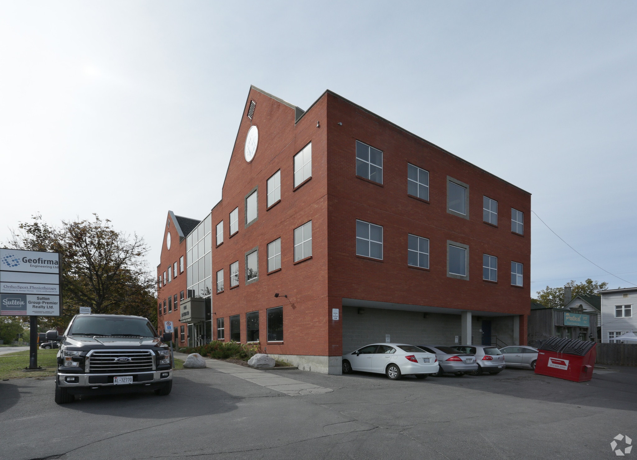 1 Raymond St, Ottawa, ON for sale Primary Photo- Image 1 of 1