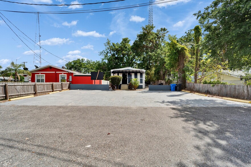 126 Ridgewood Ave, Brandon, FL for sale - Building Photo - Image 2 of 24