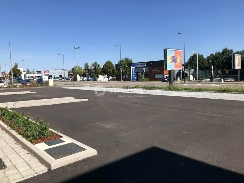 Retail in Essey-lès-Nancy for lease - Building Photo - Image 3 of 5