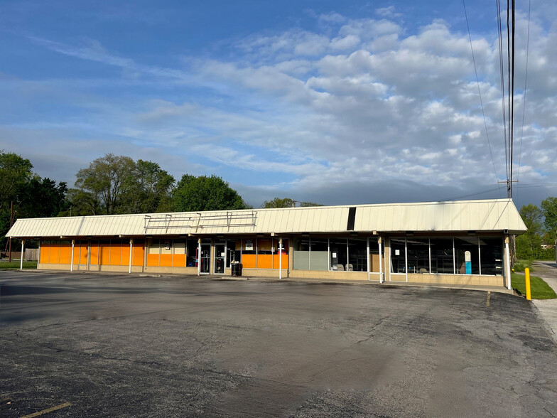 1121 N Reynolds Rd, Toledo, OH for lease - Building Photo - Image 2 of 7