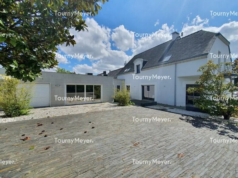 Office in Orvault for lease - Building Photo - Image 1 of 7