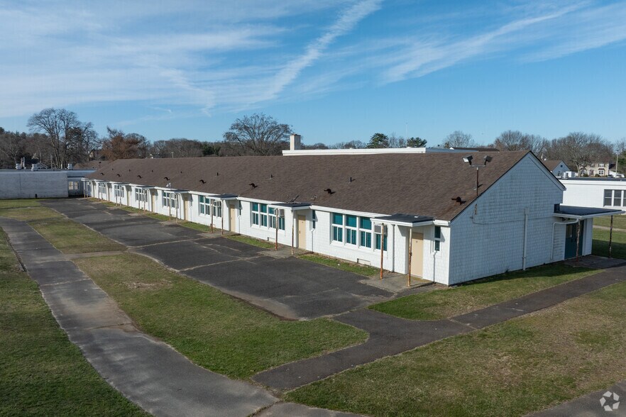 65 Gatelot Ave, Ronkonkoma, NY for sale - Aerial - Image 3 of 8