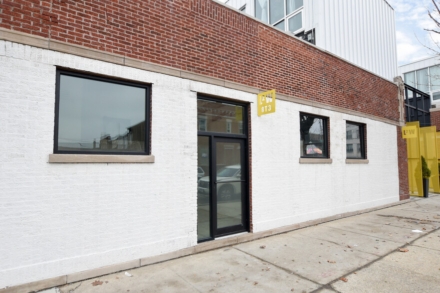 3801 W Fullerton Ave, Chicago, IL for lease - Building Photo - Image 3 of 7