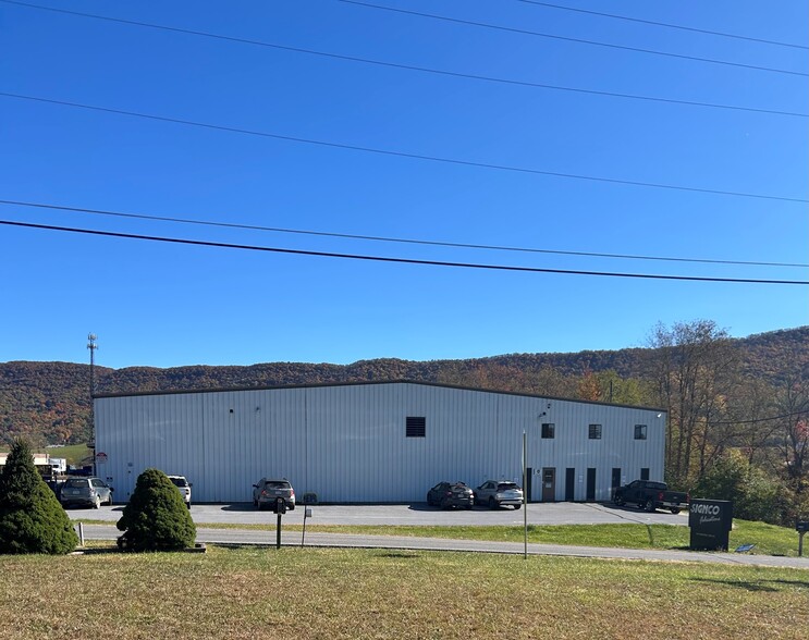 334 Industrial Park Rd, Bluefield, VA for lease - Primary Photo - Image 1 of 14