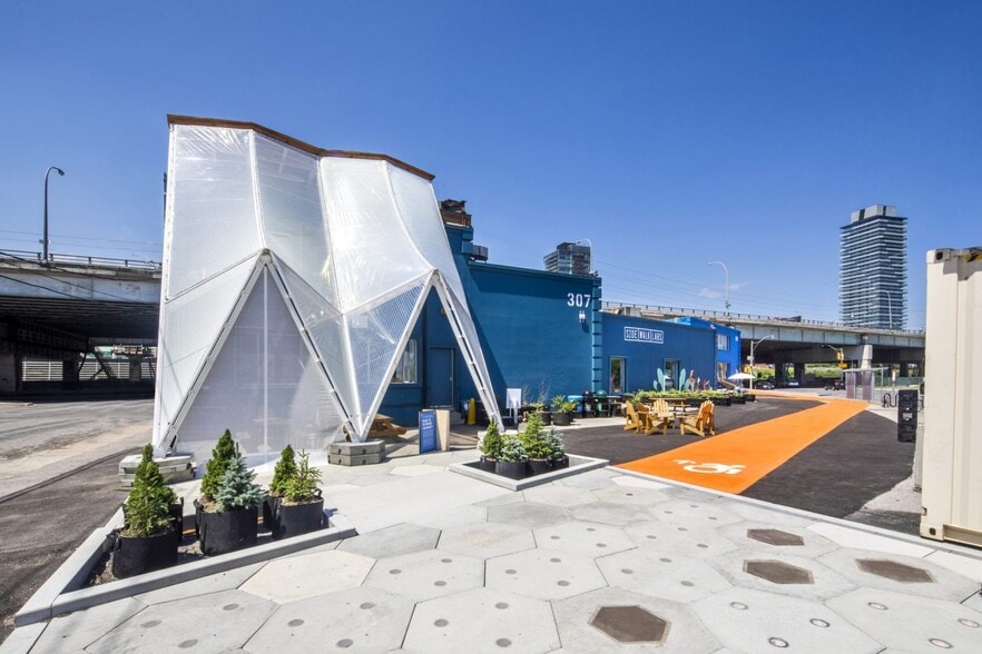 307 Lake Shore Blvd E, Toronto, ON for lease - Building Photo - Image 2 of 2