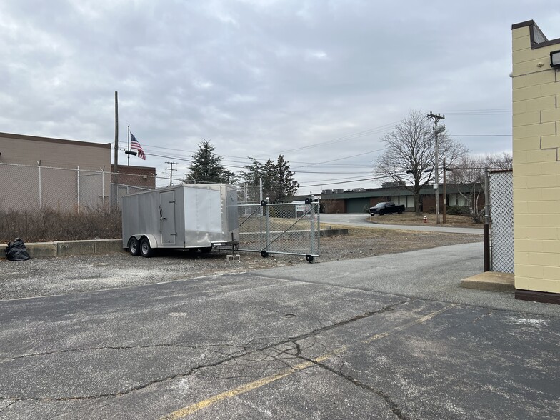 36 Colorado Ave, Warwick, RI for lease - Building Photo - Image 3 of 6