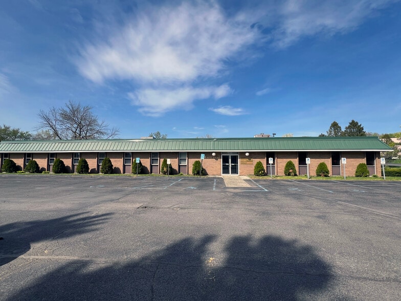 4 Avis Dr, Latham, NY for sale - Building Photo - Image 2 of 7