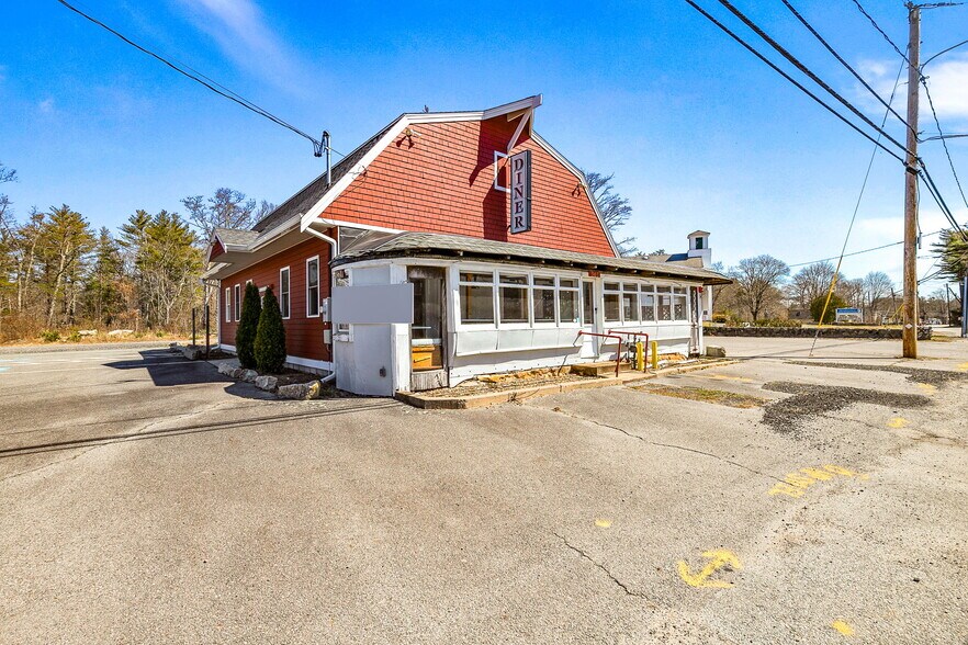 561 Wareham St, Middleboro, MA 02346 Retail for Sale
