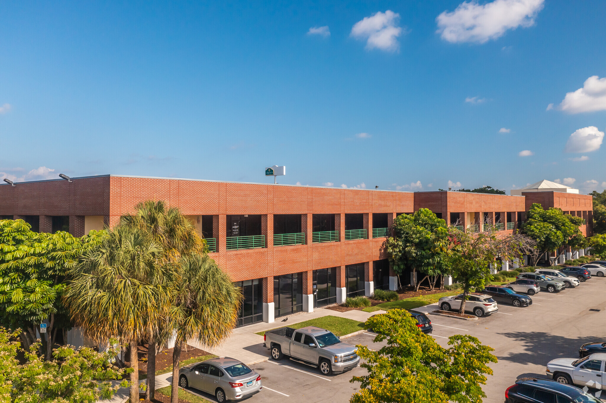 1 Oakwood Blvd, Hollywood, FL 33020 - Oakwood Business Center | LoopNet