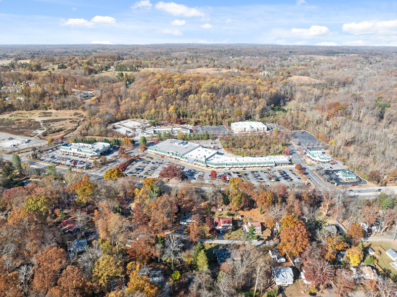 4855 West Chester Pike, Newtown Square, PA for lease - Building Photo - Image 3 of 31