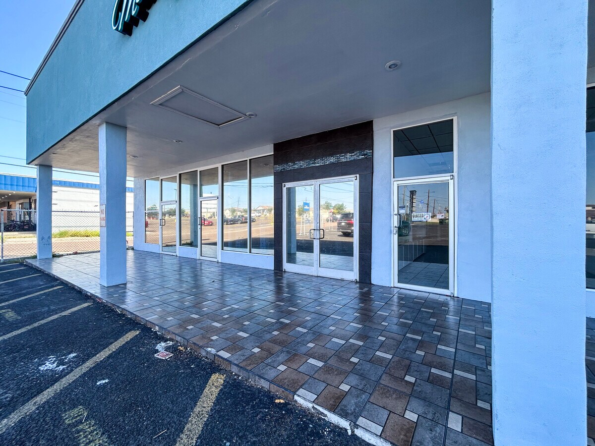 201 Clark Boulevard, Laredo, TX 78040