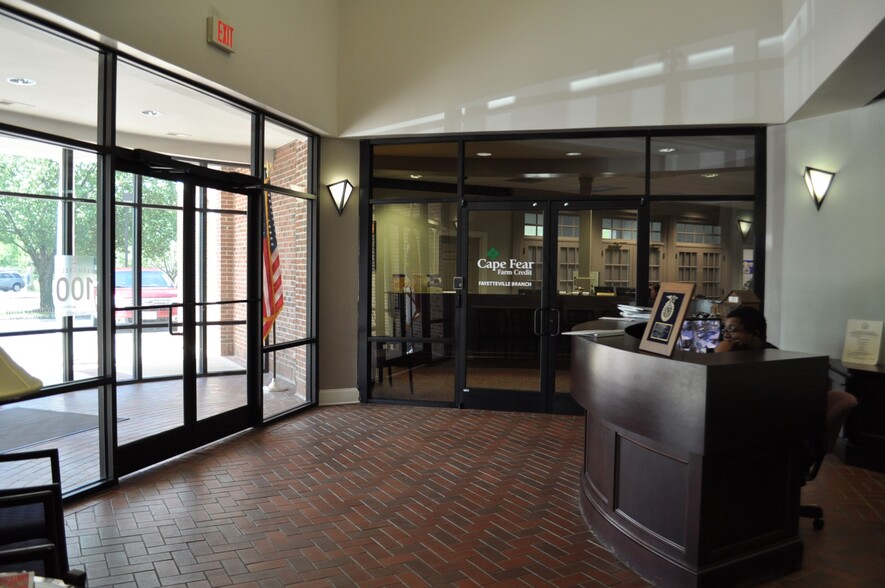 333 E Russell St, Fayetteville, NC for lease - Interior Photo - Image 2 of 4