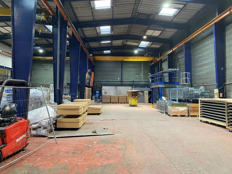 Flex in Argenteuil for lease - Interior Photo - Image 1 of 4