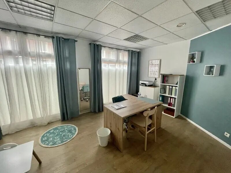 Office in Sotteville-lès-Rouen for sale Interior Photo- Image 1 of 12