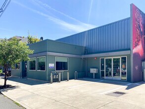 2544 NW Upshur St, Portland, OR for lease Building Photo- Image 2 of 2