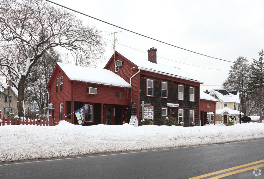 5355 Poquonock Ave, Windsor, CT 06095