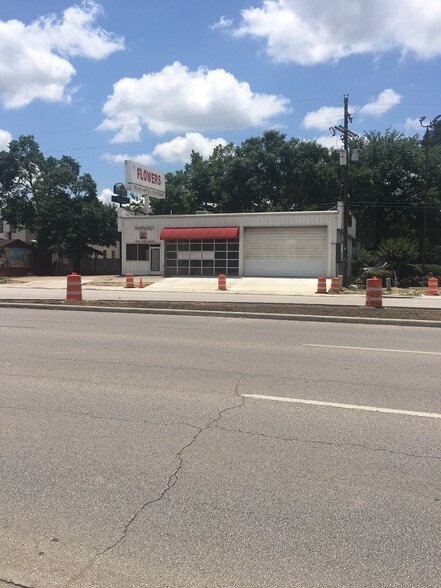 903 W Davis St, Conroe, TX for sale - Other - Image 1 of 1
