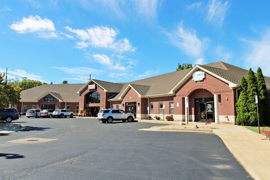 2000-2160 Grand River Anx, Brighton, MI for lease - Building Photo - Image 1 of 17