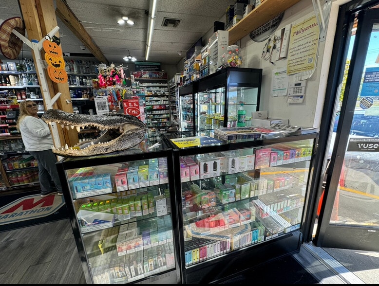 24182 Red Arrow Hwy, Mattawan, MI for sale - Building Photo - Image 3 of 9