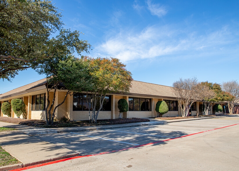 14240 Midway Rd, Farmers Branch, TX for lease - Building Photo - Image 2 of 8