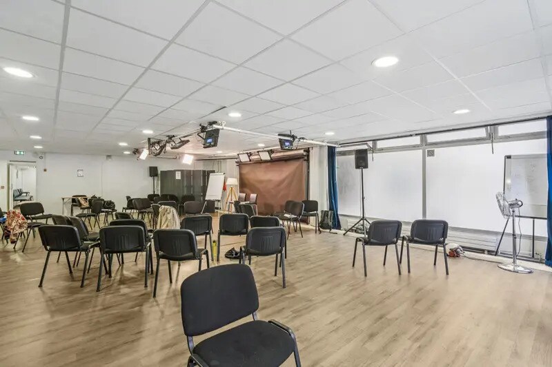 Office in Paris for sale - Building Photo - Image 2 of 14