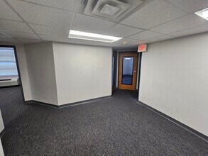 3266 N Meridian St, Indianapolis, IN for lease Interior Photo- Image 1 of 19