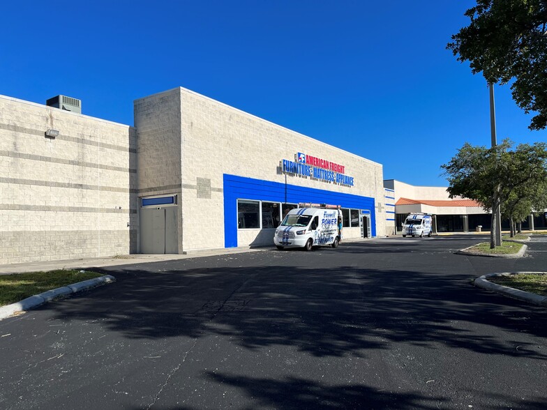 6233-6341 Tacoma Dr, Port Richey, FL for lease - Building Photo - Image 2 of 19