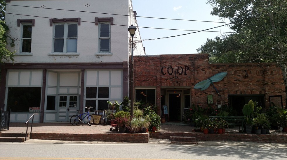 104106 E Main St, Rutledge, GA 30663