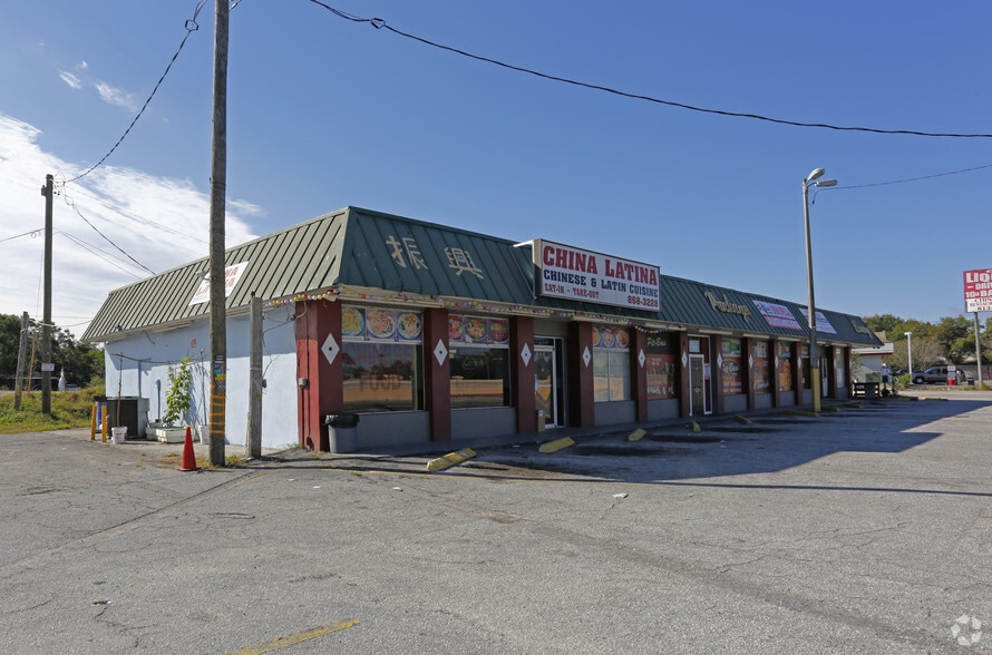 3711 E Busch Blvd, Tampa, FL for lease - Primary Photo - Image 1 of 8