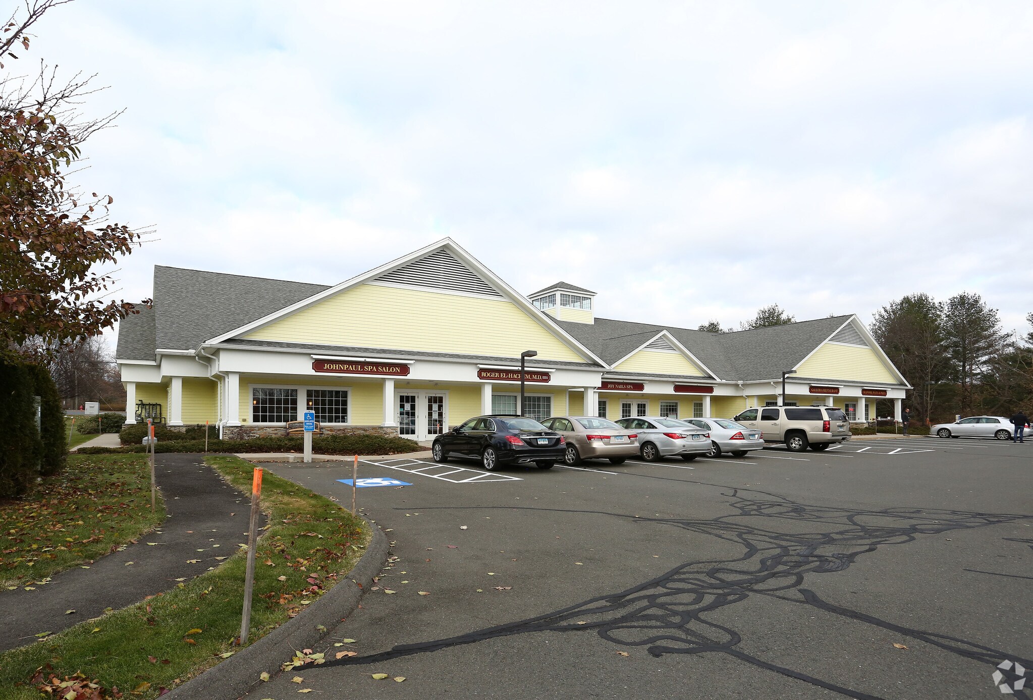 2 Spring Ln, Farmington, CT for sale Primary Photo- Image 1 of 1