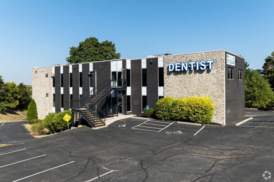 1240 E Main St, Springfield, OH for lease - Primary Photo - Image 1 of 20