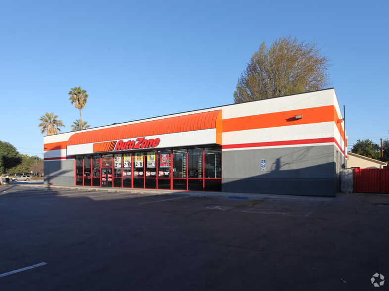 501 E Holt Ave, Pomona, CA for lease - Building Photo - Image 2 of 3