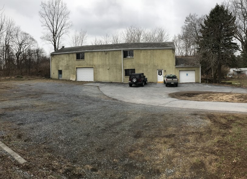 Old Swde Rd portfolio of 2 properties for sale on LoopNet.com - Primary Photo - Image 2 of 2