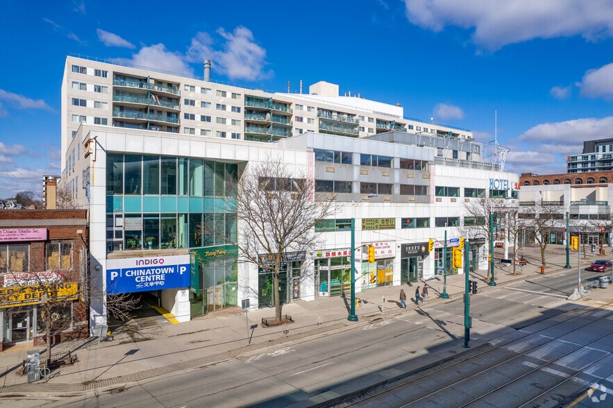 222 Spadina Ave, Toronto, ON for sale - Building Photo - Image 3 of 6