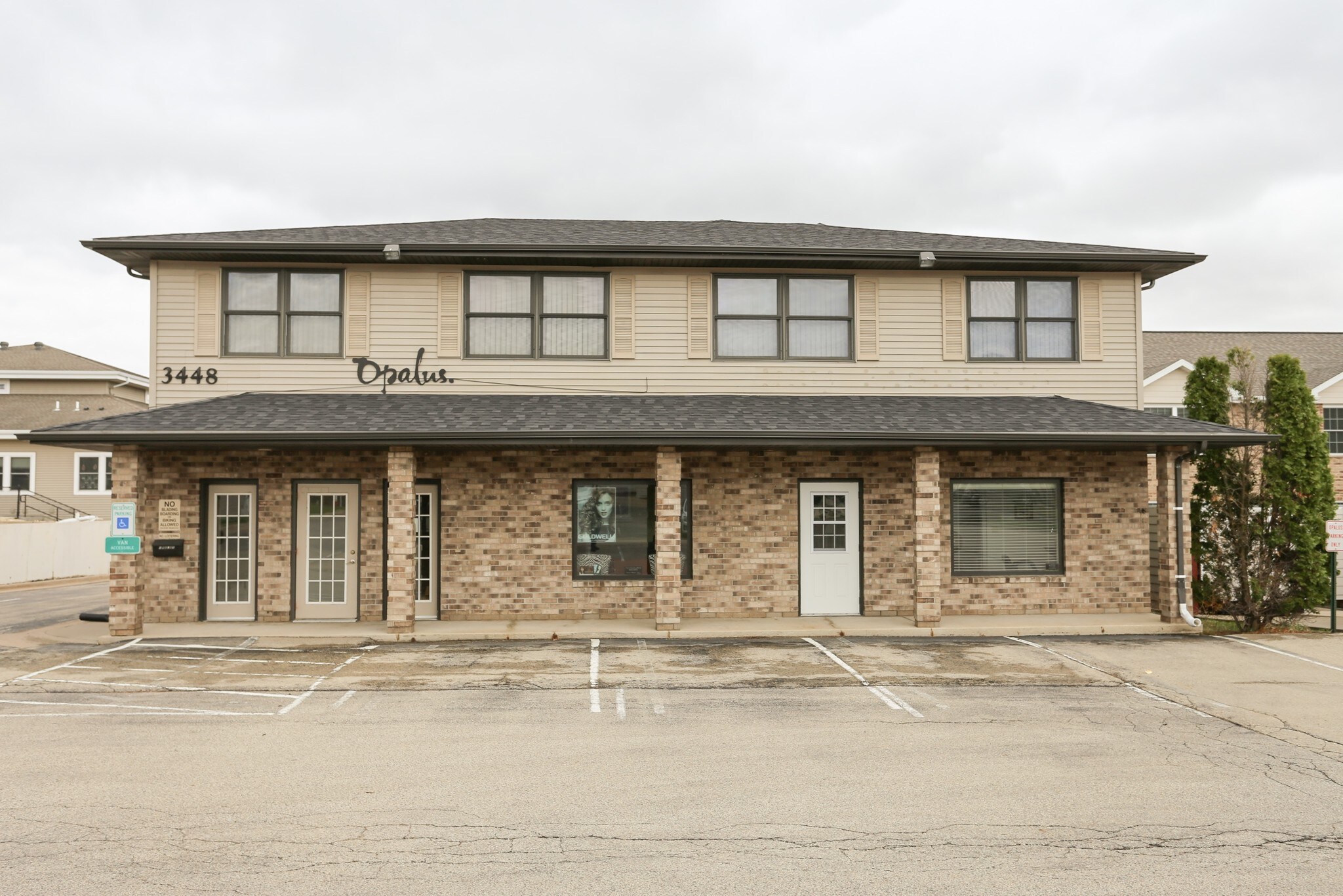 3448 Hillcrest Rd, Dubuque, IA for sale Primary Photo- Image 1 of 1