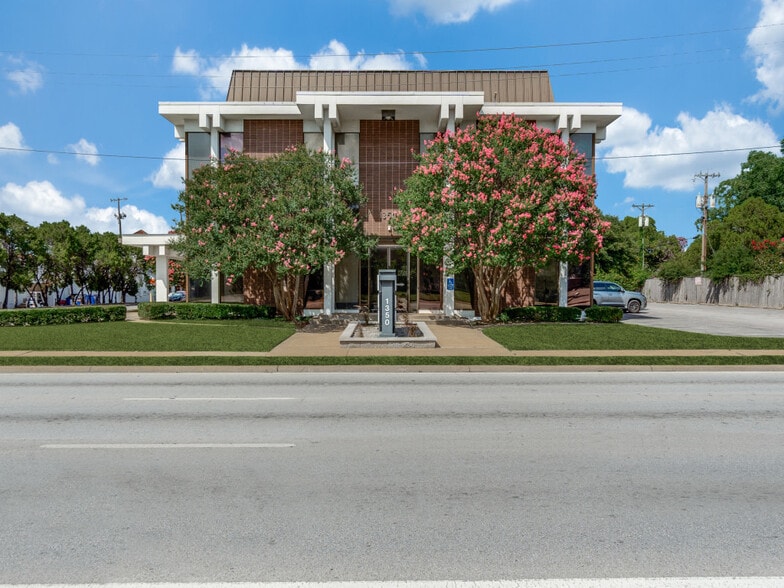 1350 N Buckner Blvd, Dallas, TX for lease - Building Photo - Image 1 of 15