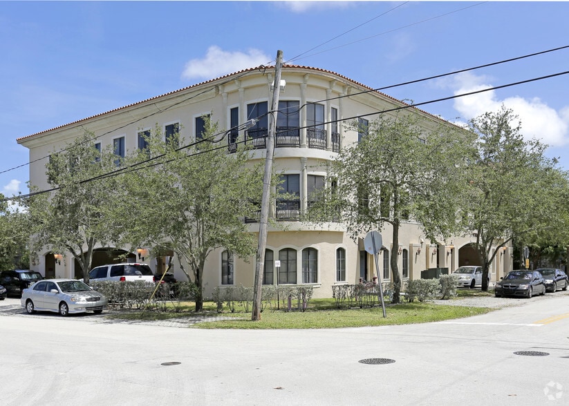 9780 E Indigo St, Palmetto Bay, FL for lease - Primary Photo - Image 1 of 5