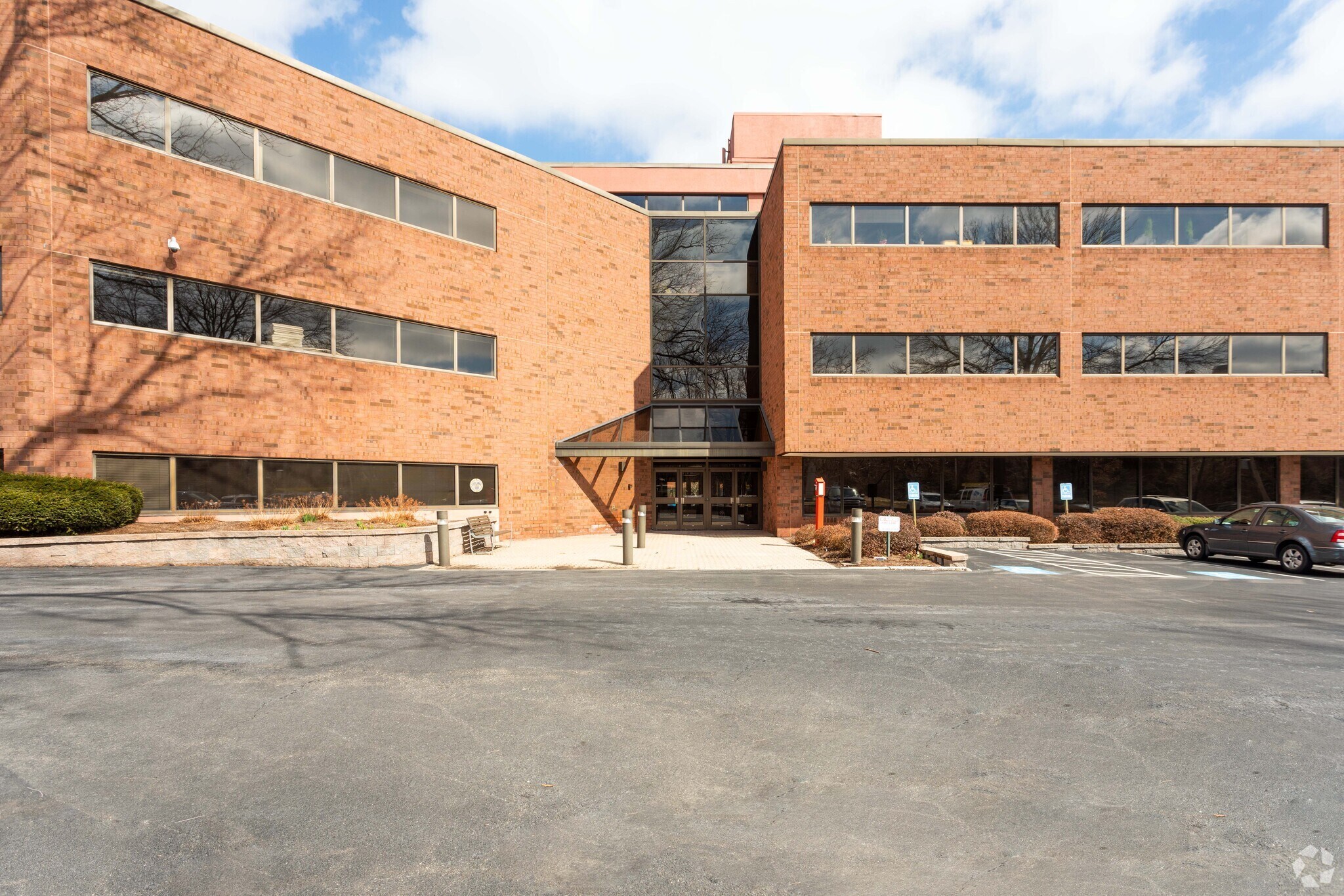 135 Beaver St, Waltham, MA 02452 Office for Lease