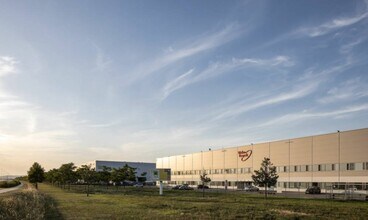  for lease Building Photo- Image 1 of 1