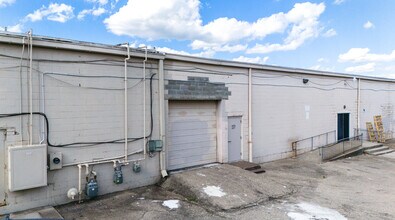 602-606 Taywood Rd, Englewood, OH for lease Building Photo- Image 2 of 2