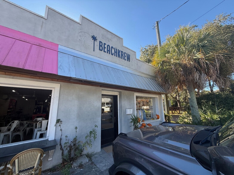 2019 Middle St, Sullivans Island, SC for lease - Building Photo - Image 1 of 11