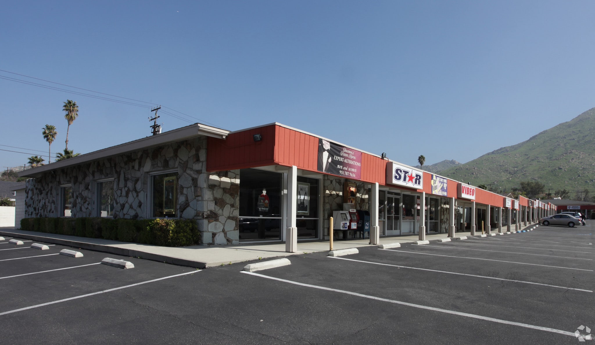 Big Springs Rd, Riverside, CA for lease Primary Photo- Image 1 of 4