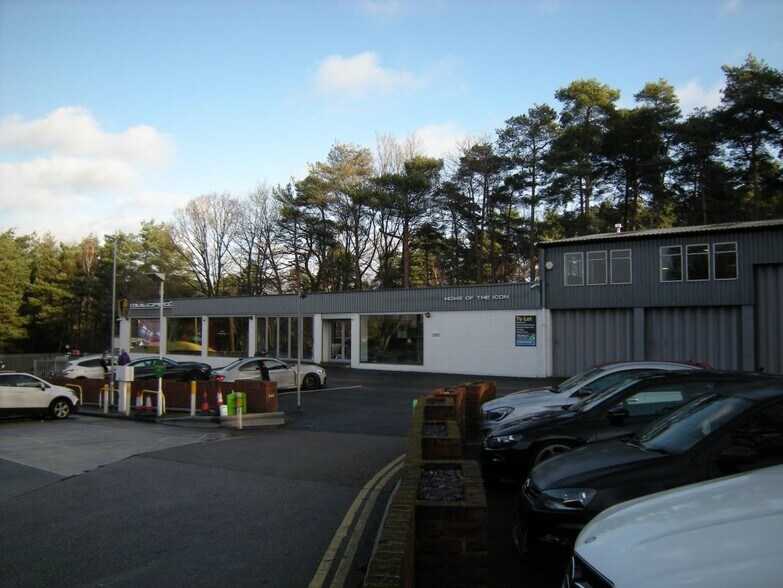 Bagshot Rd, Bracknell for sale - Building Photo - Image 1 of 1
