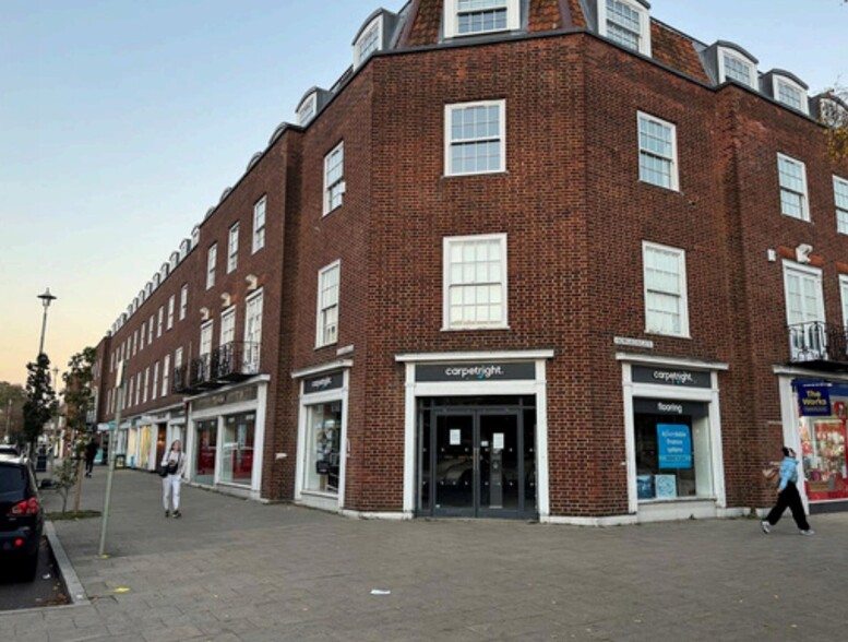 51 Howardsgate, Welwyn Garden City for lease - Building Photo - Image 2 of 7