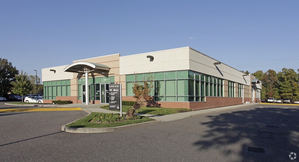 24 Research Way, East Setauket, NY for lease - Building Photo - Image 2 of 2